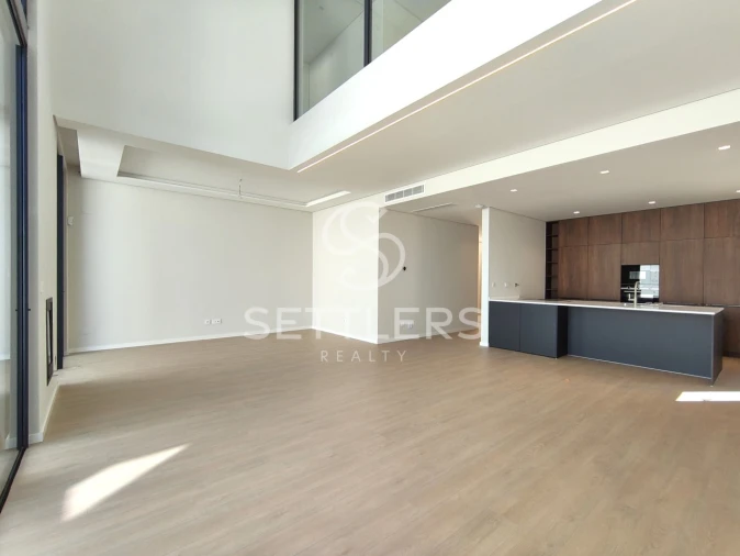 Moradia T4 para Venda em Alcabideche Foto 3