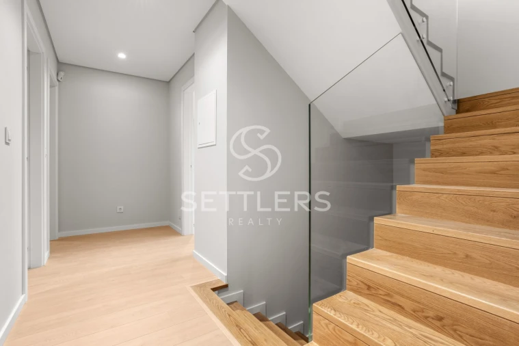 Moradia T4 para Venda em Alcabideche Foto 15