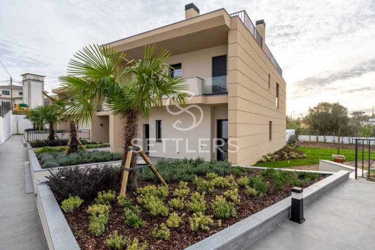 Moradia T4 para Venda em Alcabideche Foto 31