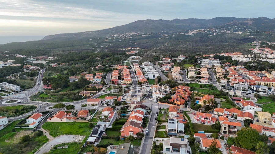 Moradia T4 para Venda em Alcabideche Foto 38