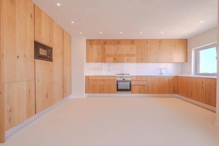 Apartamento T3 para Venda em Algés, Linda-A-Velha e Cruz Quebrada-Dafundo Foto 2