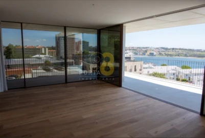 Apartamento T2 para Venda em Aldoar, Foz do Douro e Nevogilde