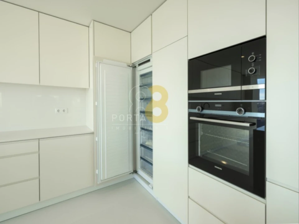 Apartamento T3 para Venda em Lordelo do Ouro e Massarelos Foto 8