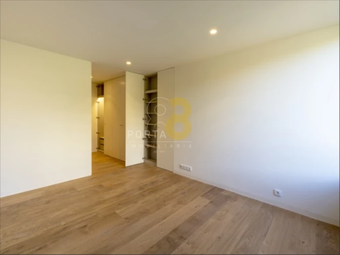 Apartamento T3 para Venda em Lordelo do Ouro e Massarelos Foto 14
