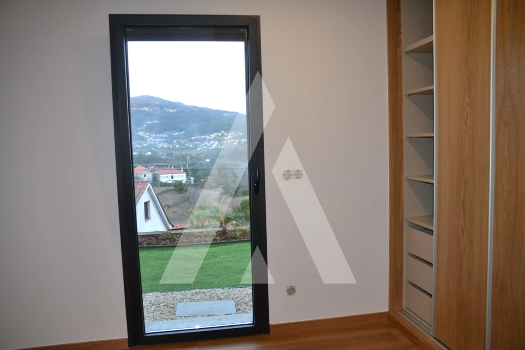 Moradia T3 para Venda em Ribeira Foto 15