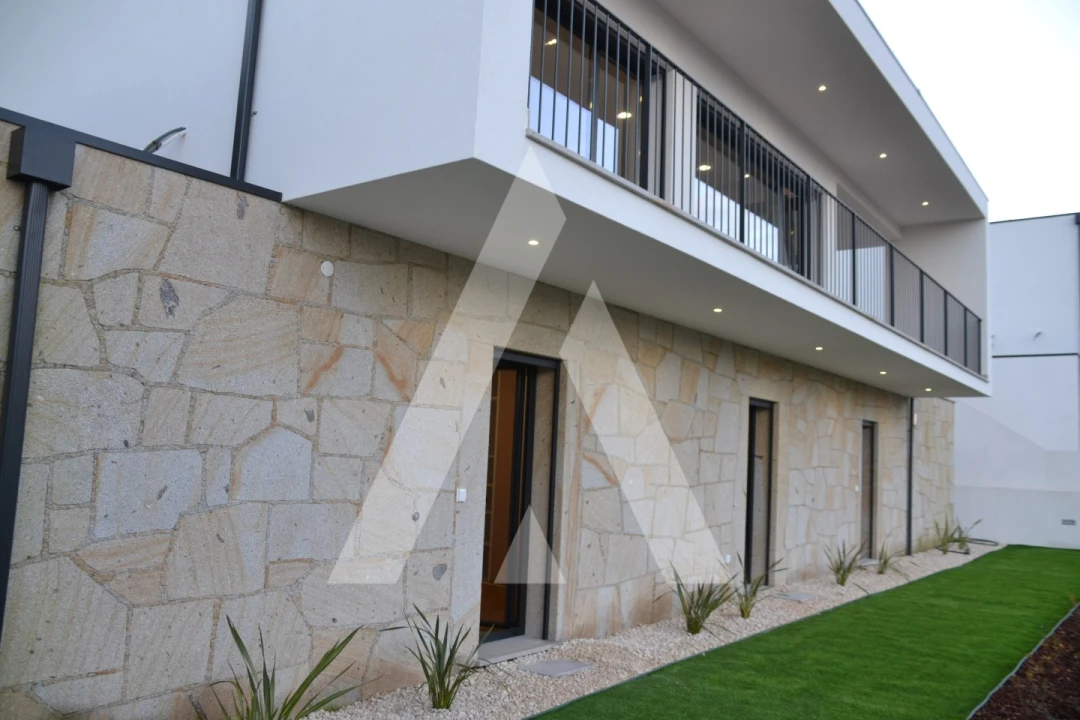 Moradia T3 para Venda em Ribeira Foto 26