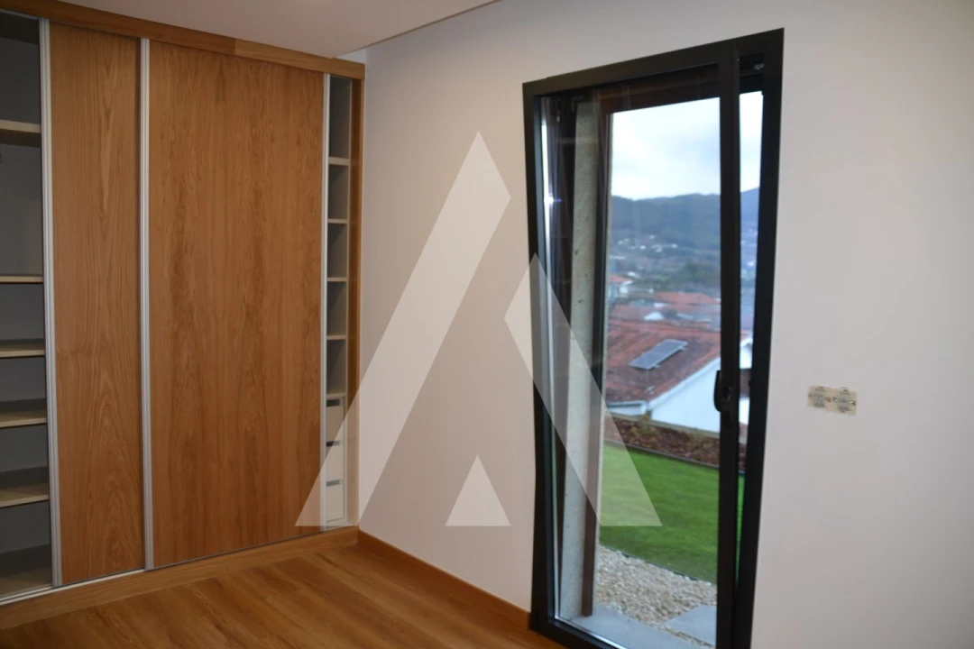 Moradia T3 para Venda em Ribeira Foto 16