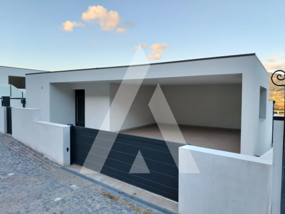 Moradia T3 para Venda em Ribeira Foto 38