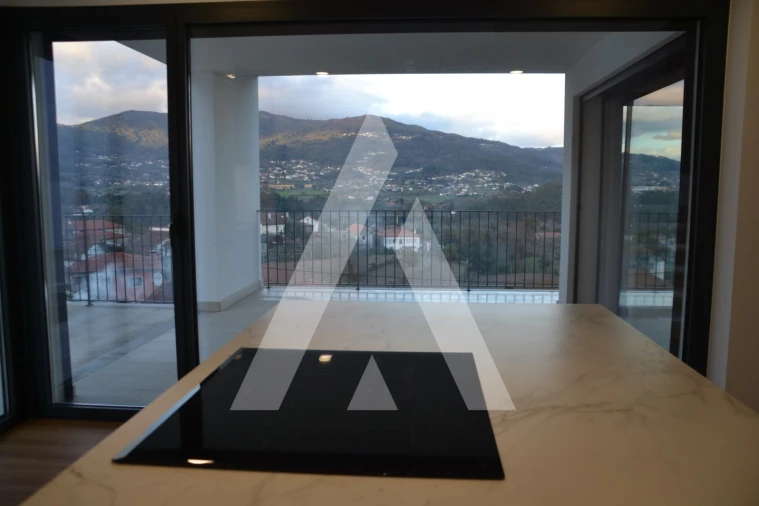 Moradia T3 para Venda em Ribeira Foto 2