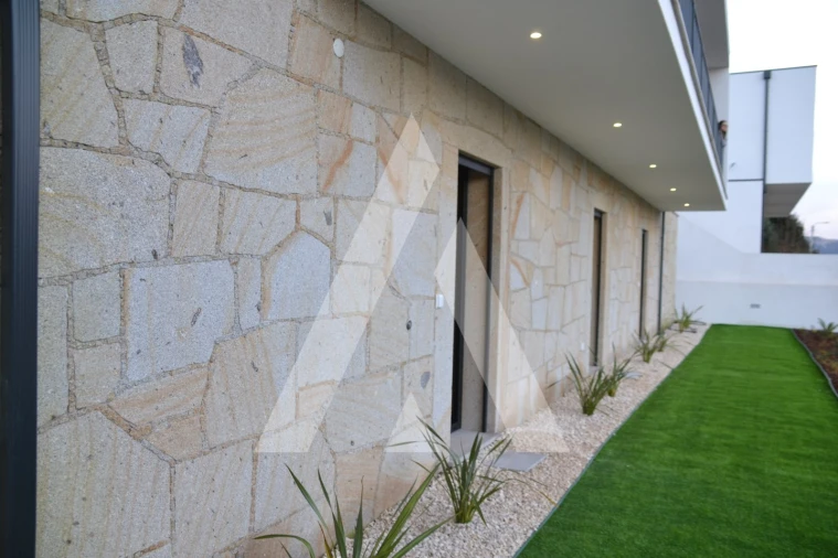 Moradia T3 para Venda em Ribeira Foto 27