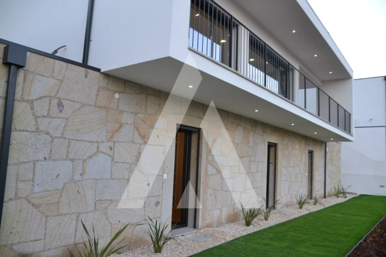 Moradia T3 para Venda em Ribeira Foto 26