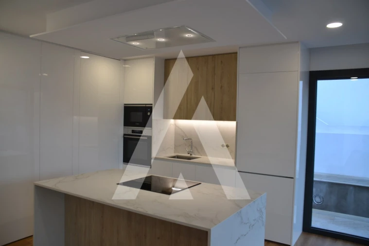 Moradia T3 para Venda em Ribeira Foto 7