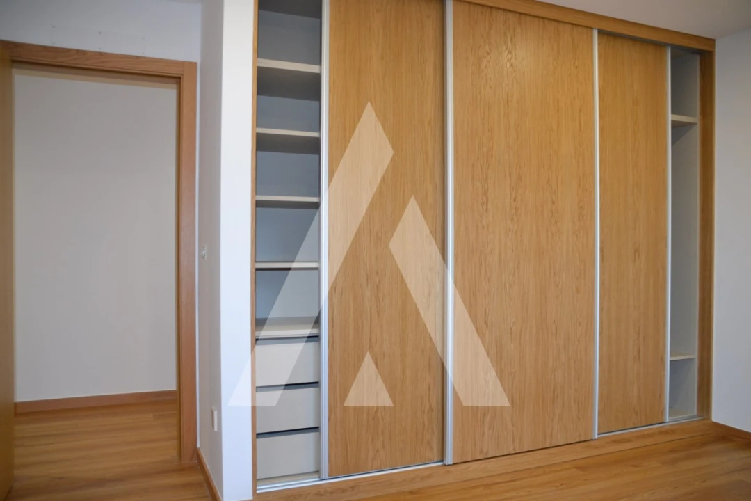 Moradia T3 para Venda em Ribeira Foto 17