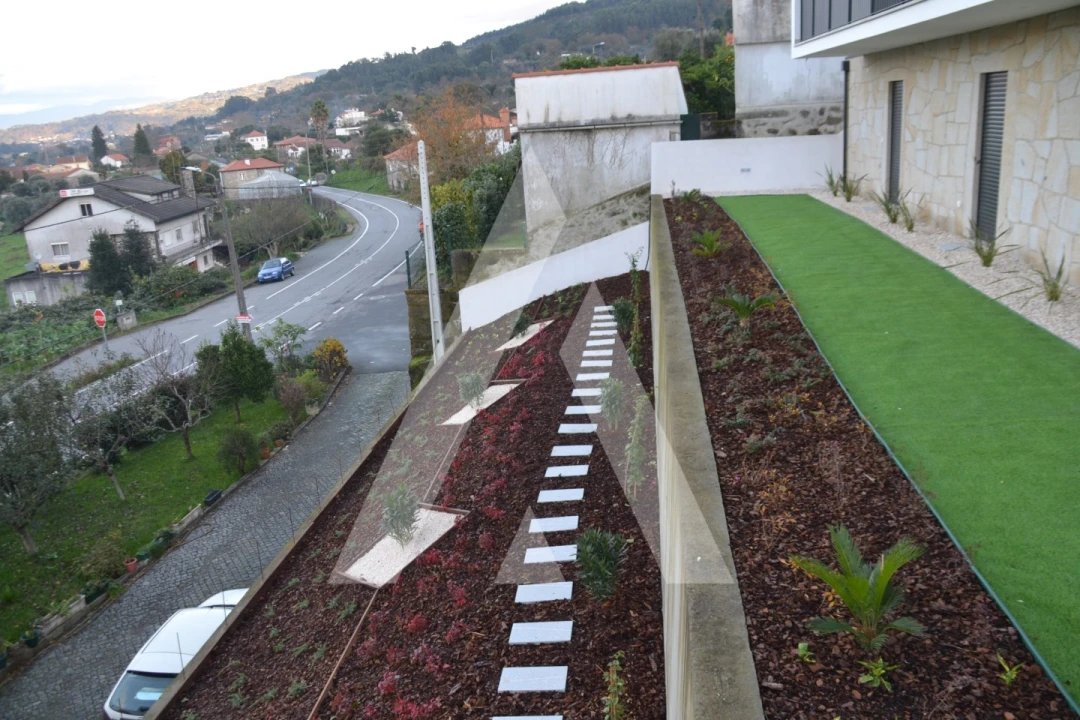 Moradia T3 para Venda em Ribeira Foto 33