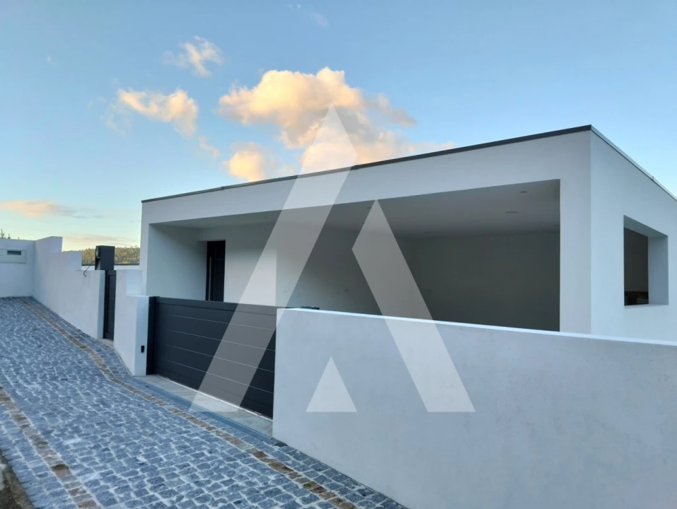 Moradia T3 para Venda em Ribeira Foto 1