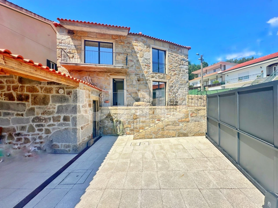 Moradia T2 para Venda em Sande e São Lourenço Foto 1