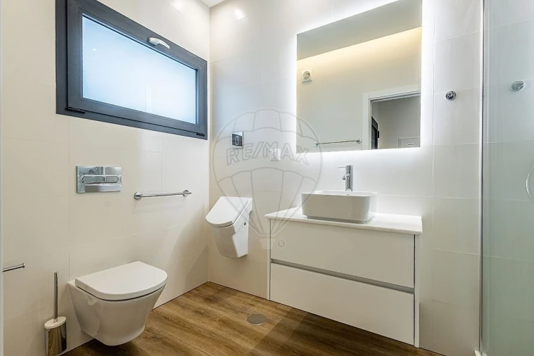 Moradia T3 para Venda em Aveiras de Cima Foto 9