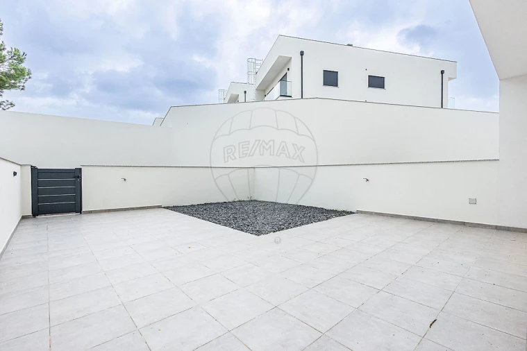 Moradia T3 para Venda em Aveiras de Cima Foto 47