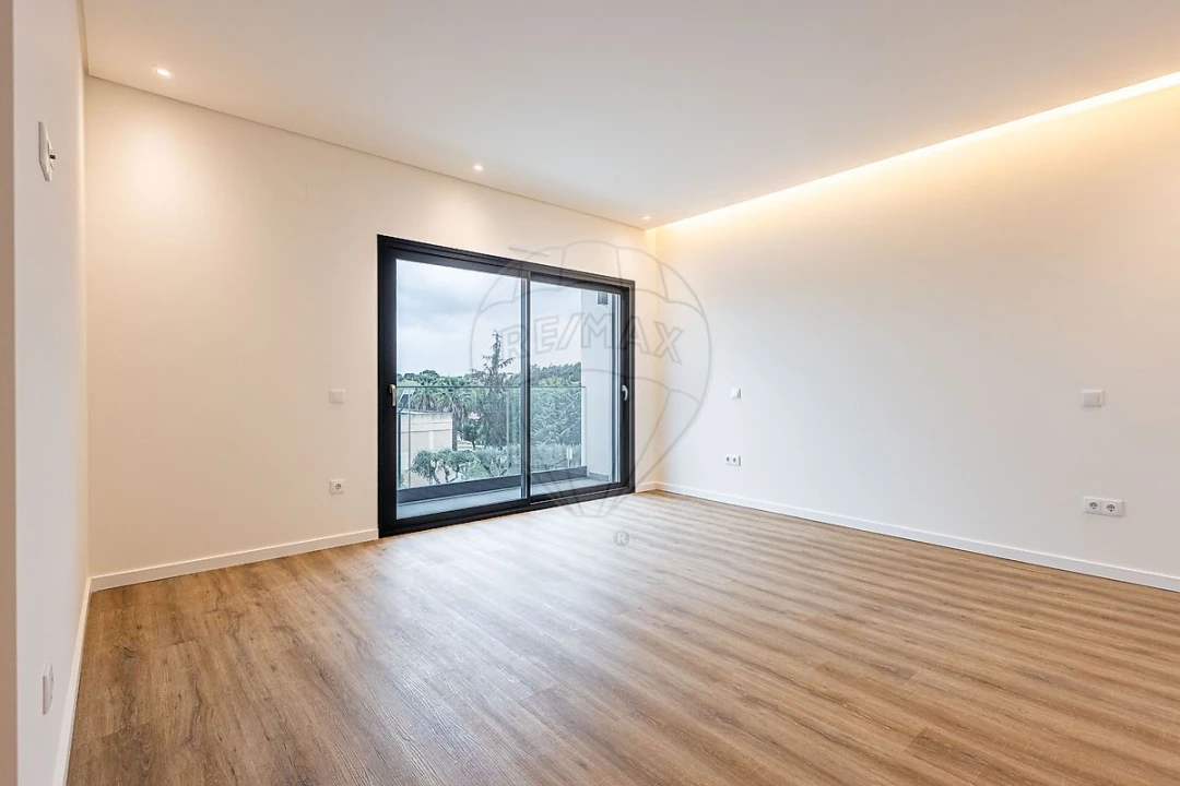 Moradia T3 para Venda em Aveiras de Cima Foto 17