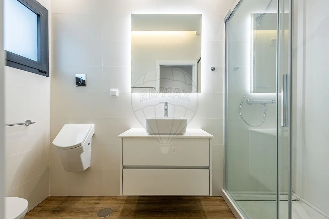 Moradia T4 para Venda em Aveiras de Cima Foto 9