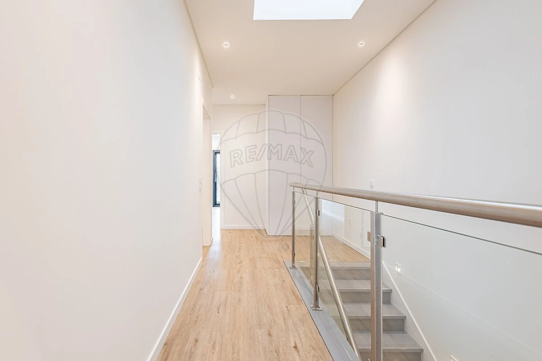 Moradia T4 para Venda em Aveiras de Cima Foto 23