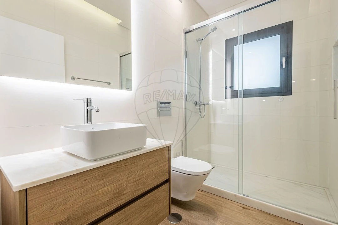 Moradia T4 para Venda em Aveiras de Cima Foto 16