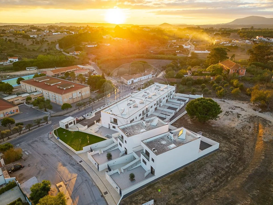 Moradia T4 para Venda em Aveiras de Cima Foto 2