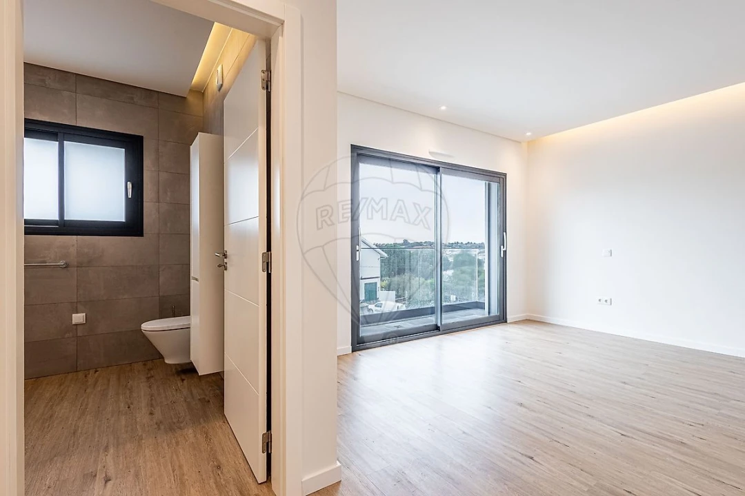 Moradia T4 para Venda em Aveiras de Cima Foto 25