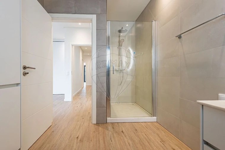 Moradia T4 para Venda em Aveiras de Cima Foto 31