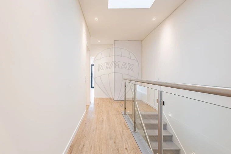 Moradia T4 para Venda em Aveiras de Cima Foto 23