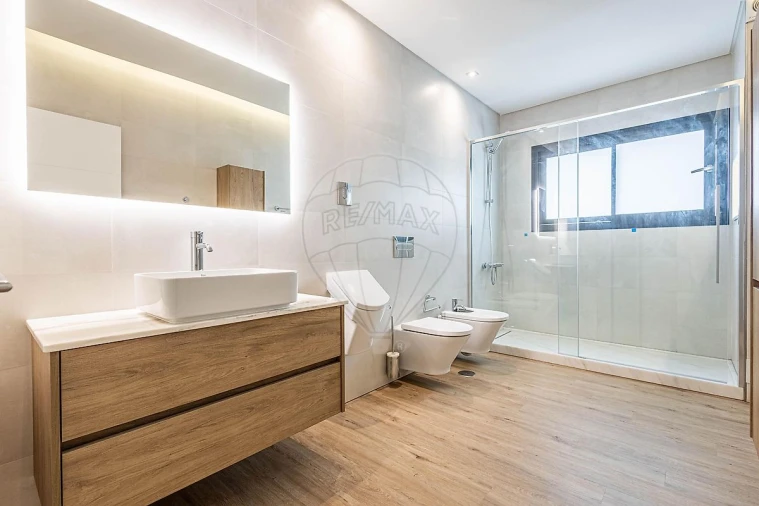 Moradia T4 para Venda em Aveiras de Cima Foto 34