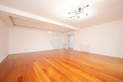 Apartamento T3 para Arrendamento em Belém