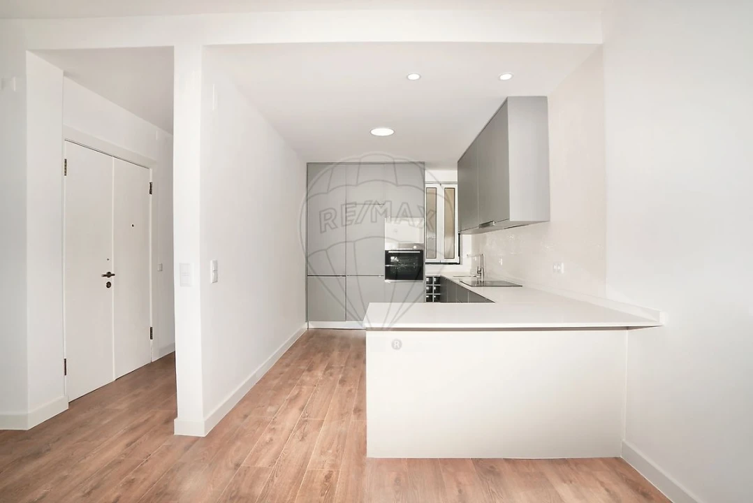 Apartamento T3 para Venda em Santo António Foto 8