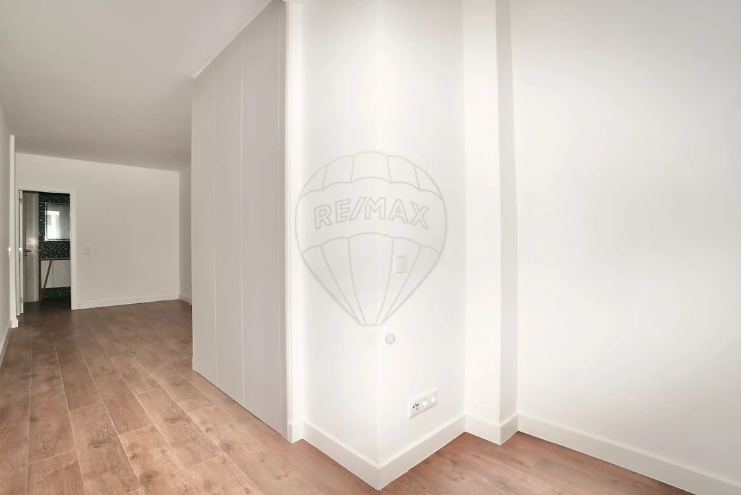 Apartamento T3 para Venda em Santo António Foto 24