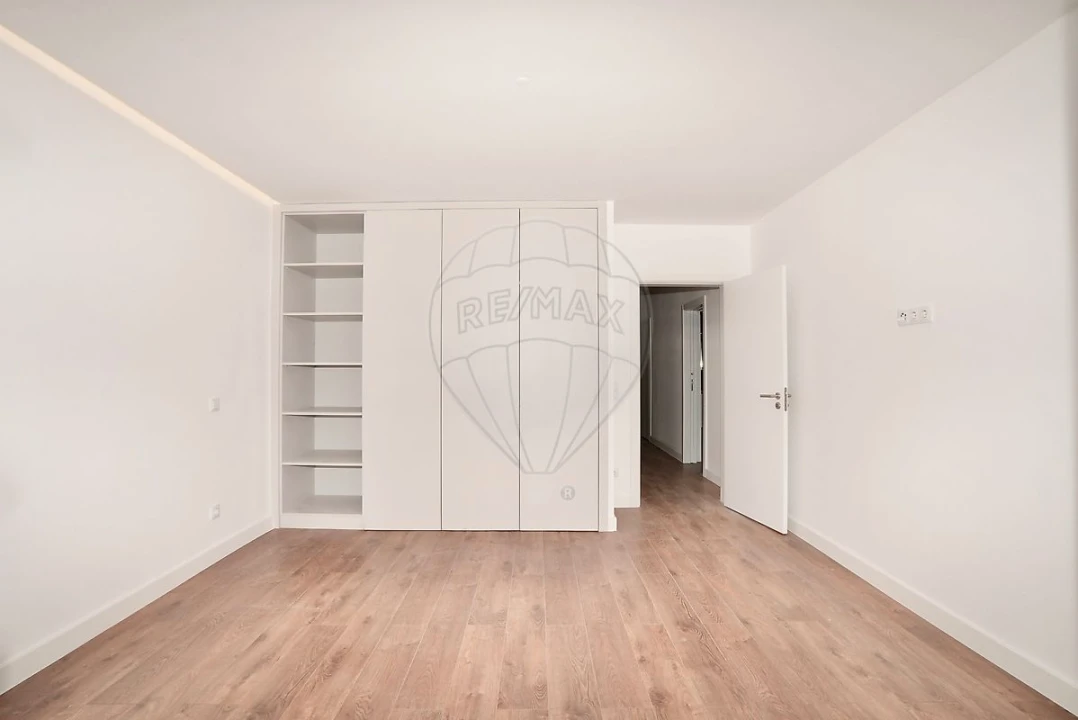 Apartamento T3 para Venda em Santo António Foto 17