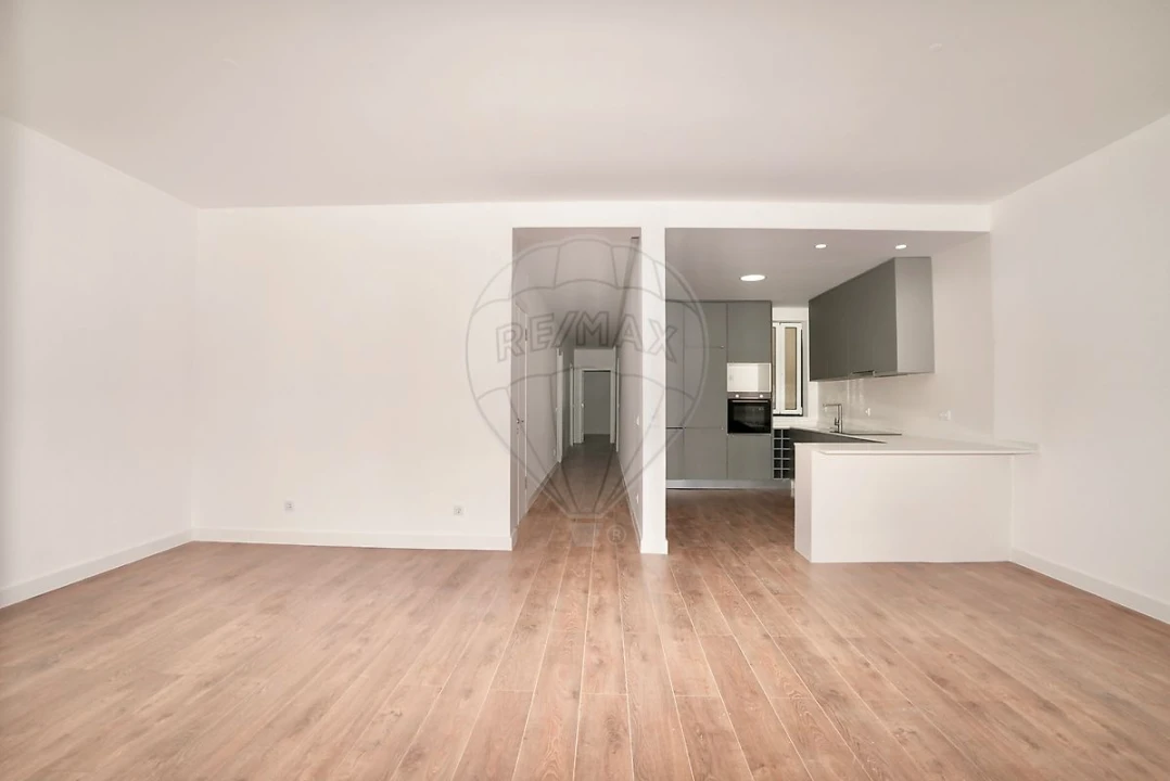 Apartamento T3 para Venda em Santo António Foto 7