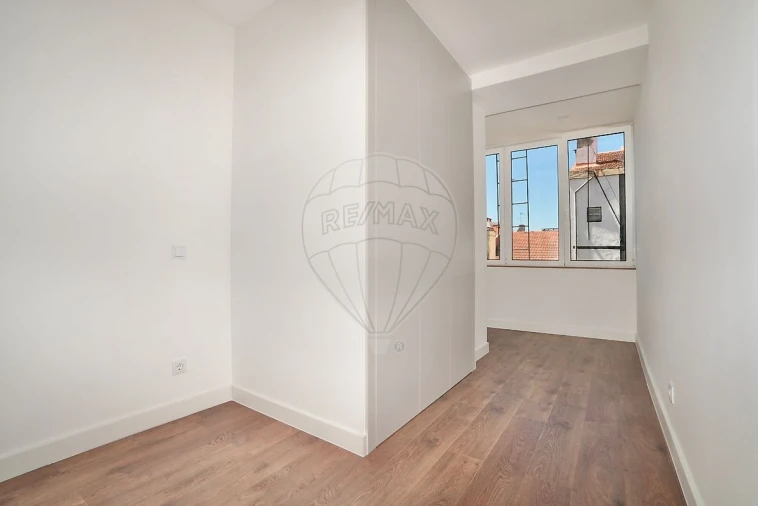 Apartamento T3 para Venda em Santo António Foto 23