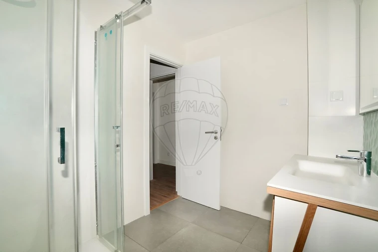 Apartamento T3 para Venda em Santo António Foto 26