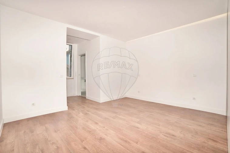 Apartamento T3 para Venda em Santo António Foto 15