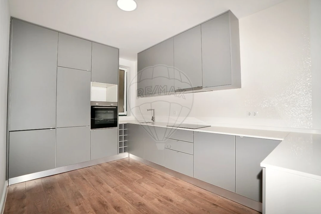 Apartamento T3 para Venda em Santo António Foto 9