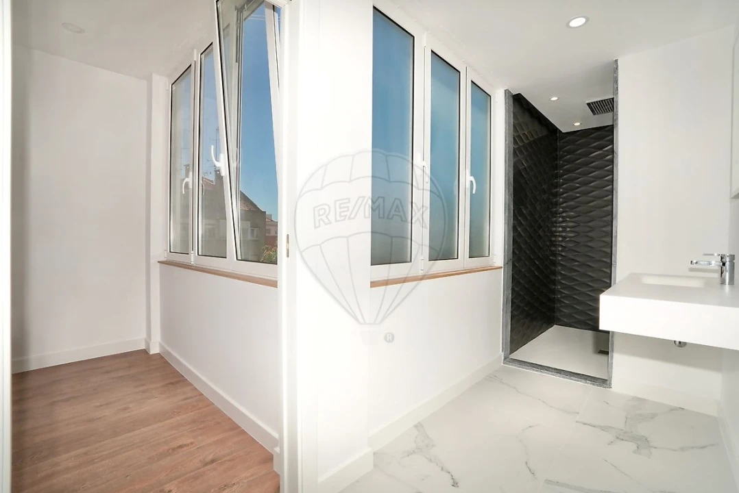 Apartamento T3 para Venda em Santo António Foto 20