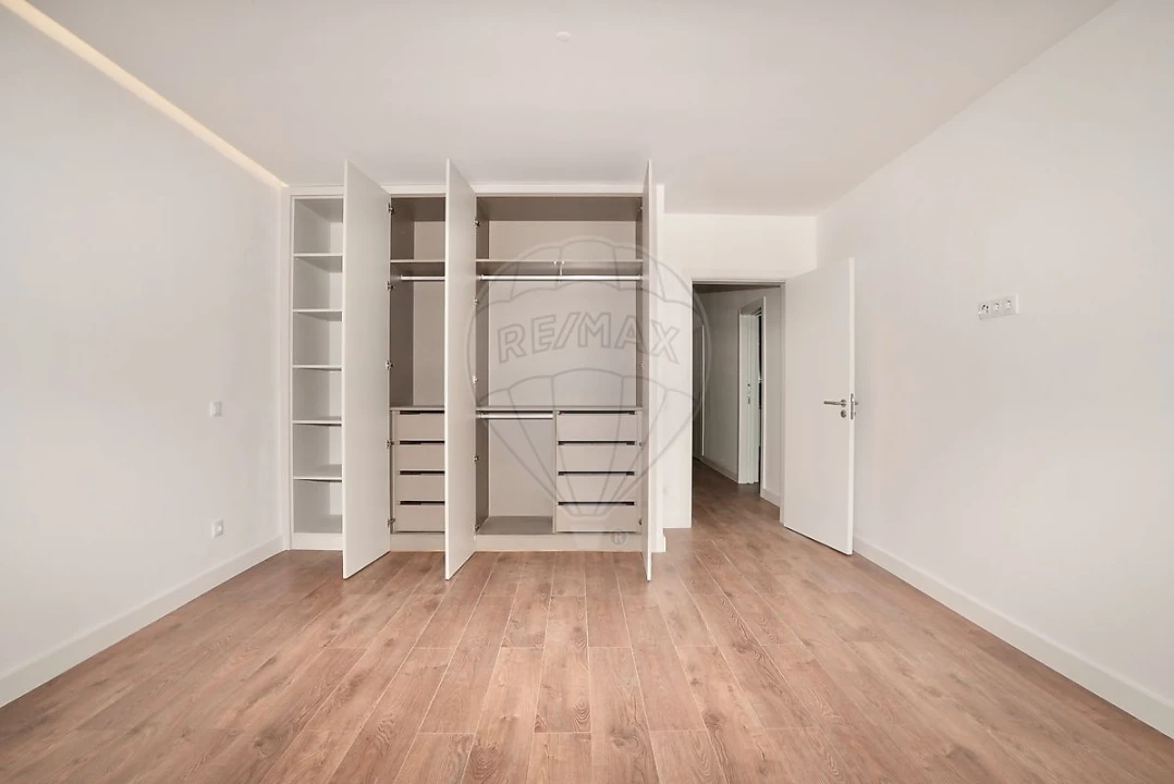 Apartamento T3 para Venda em Santo António Foto 18