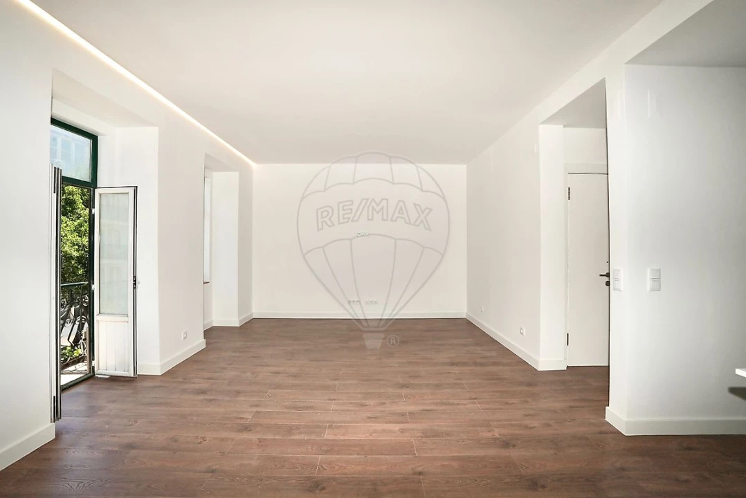 Apartamento T3 para Venda em Santo António Foto 2