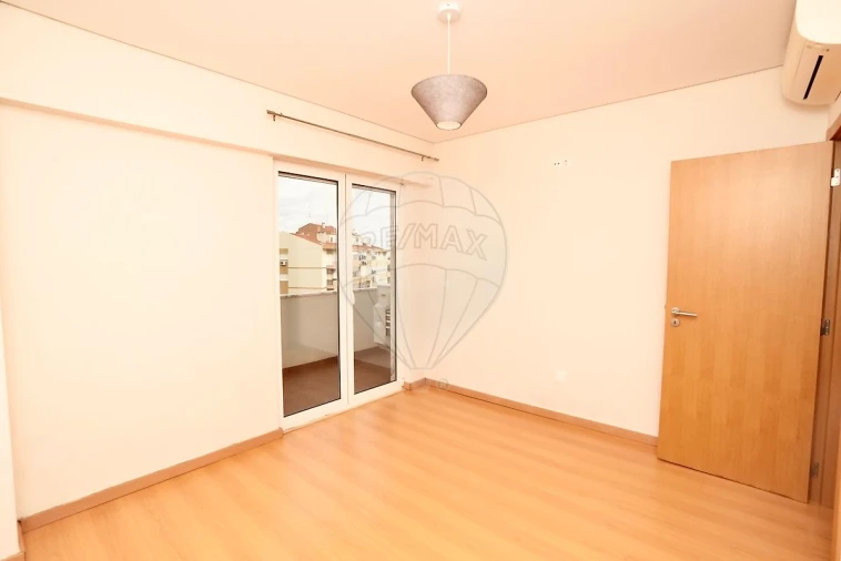 Apartamento T2 para Venda em Alverca do Ribatejo e Sobralinho Foto 12