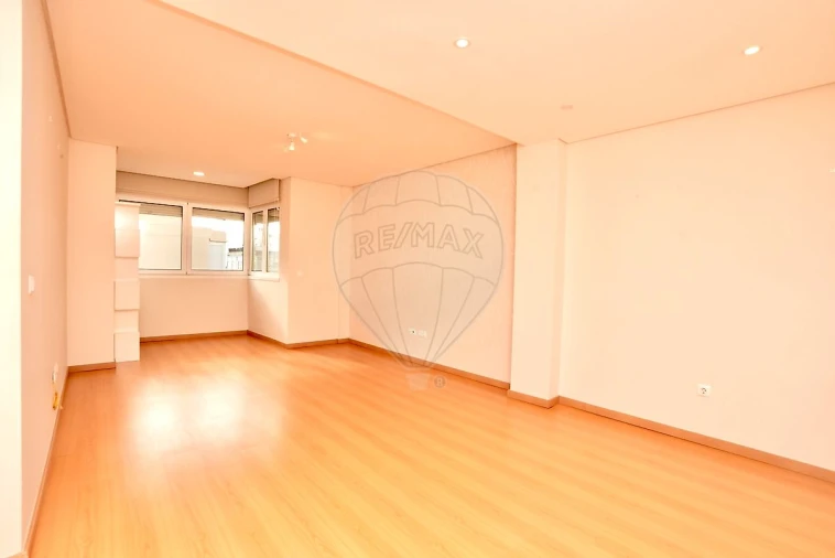 Apartamento T2 para Venda em Alverca do Ribatejo e Sobralinho Foto 1