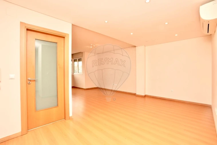 Apartamento T2 para Venda em Alverca do Ribatejo e Sobralinho Foto 2