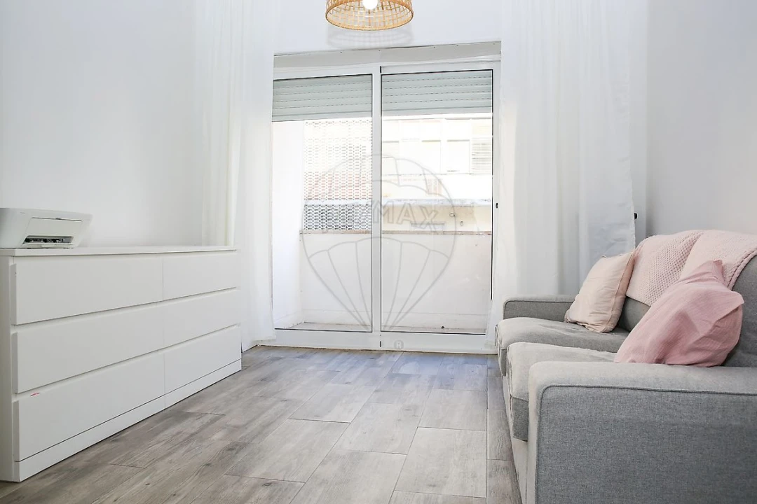 Apartamento T2 para Venda em Queluz e Belas Foto 8