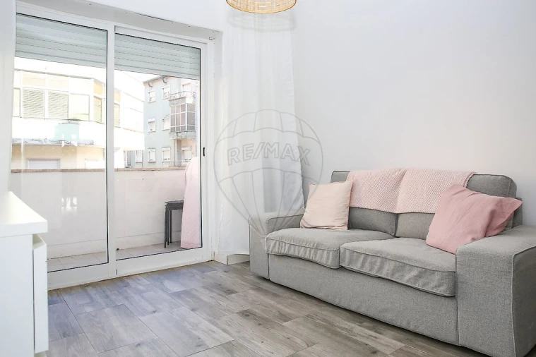 Apartamento T2 para Venda em Queluz e Belas Foto 6