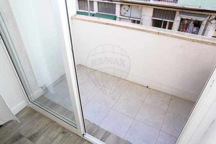 Apartamento T2 para Venda em Queluz e Belas Foto 9