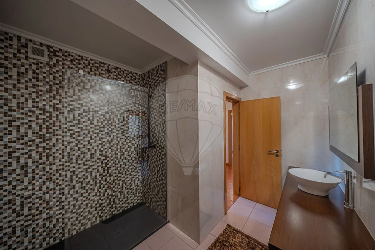 Apartamento T3 para Venda em Recardães e Espinhel Foto 13